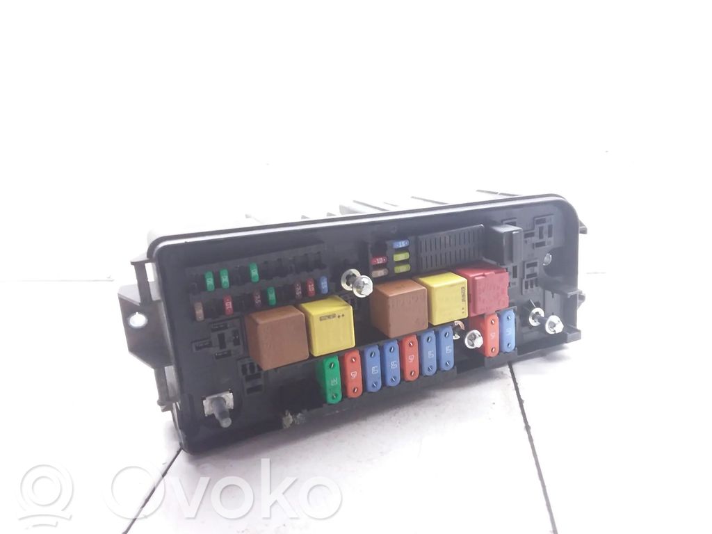 Opel Vectra C Módulo de fusible 