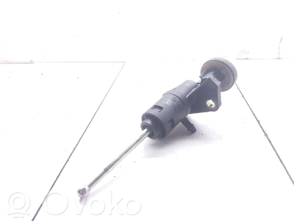 Volkswagen PASSAT B5 Siłownik sprzęgła / Wysprzęglik 