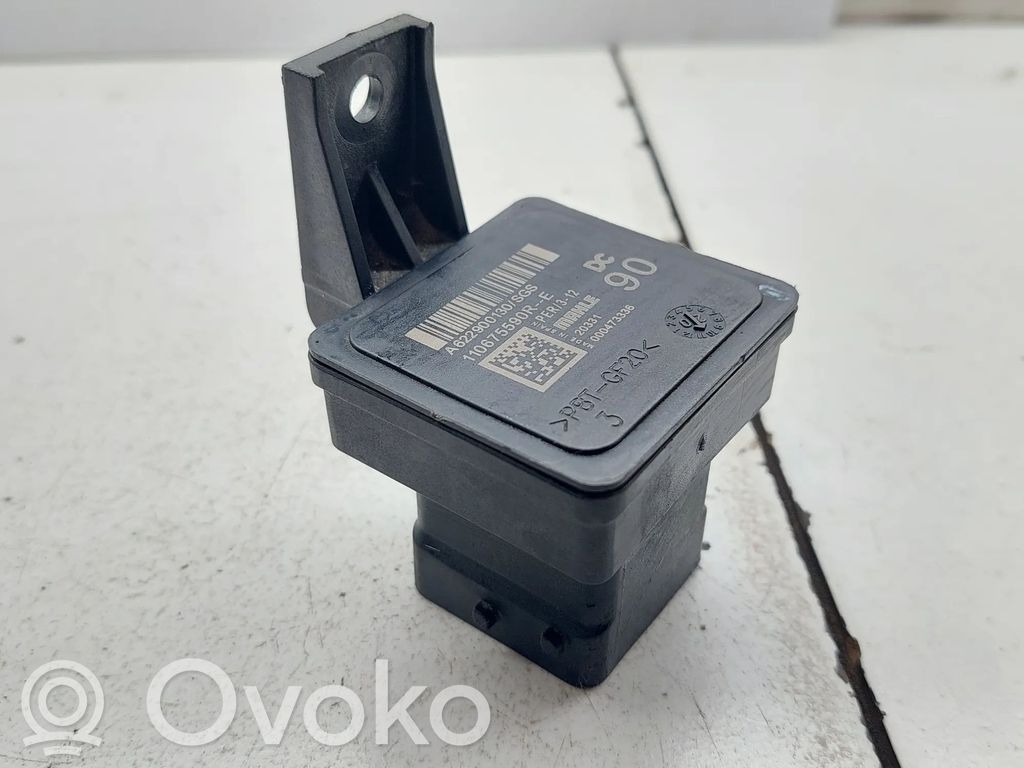 Nissan Navara D23 Przekaźnik / Modul układu ogrzewania wstępnego 