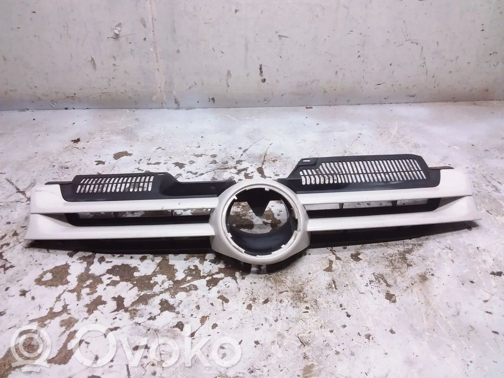 Volkswagen Golf V Maskownica / Grill / Atrapa górna chłodnicy 