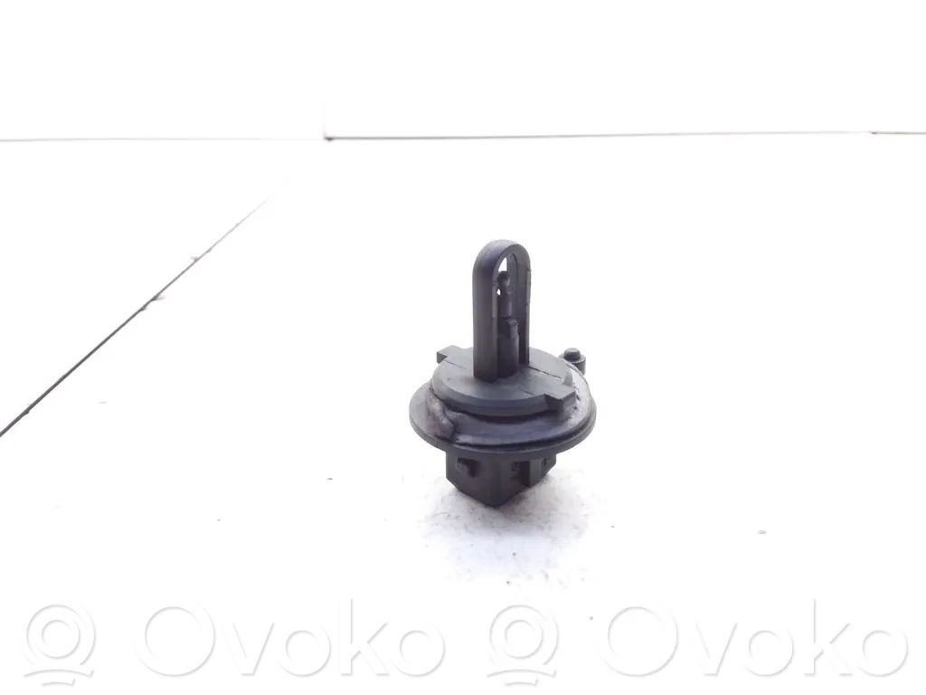 Interior temperature sensor   602587D