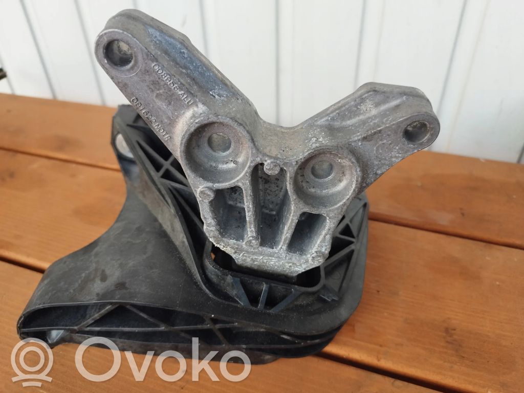 Peugeot 308 Engine mount bracket 