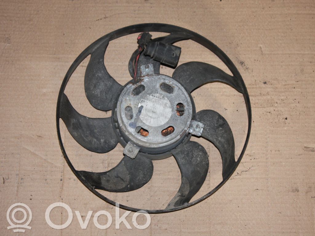 Volkswagen PASSAT B6 Elektryczny wentylator chłodnicy 