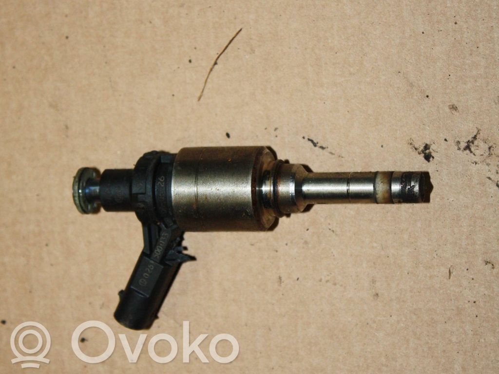 Audi A4 S4 B8 8K Wtryskiwacz paliwa 