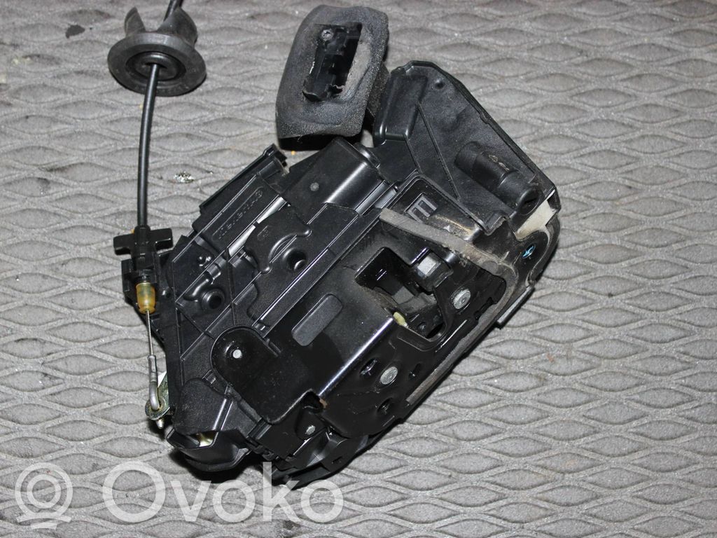 Volkswagen Golf VII Front door lock 