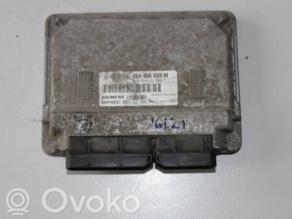 Volkswagen Golf IV Engine control unit/module 