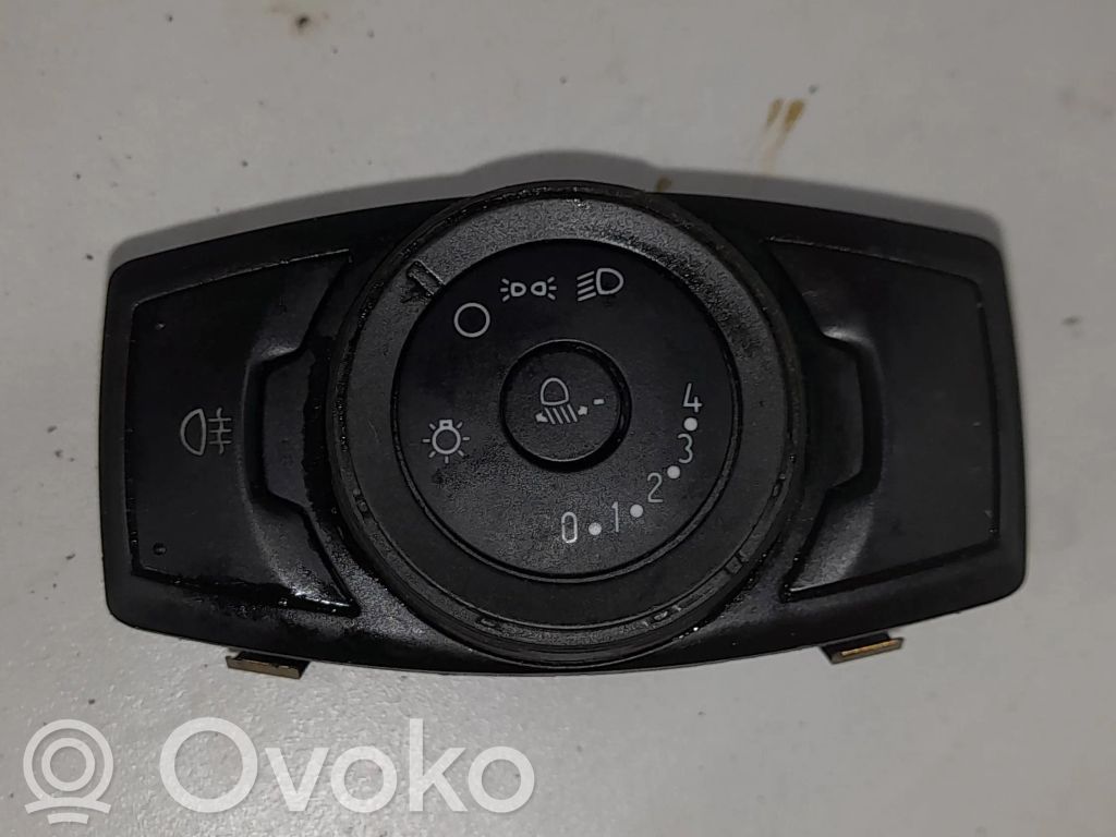Ford Transit -  Tourneo Connect Lukturu slēdzis 