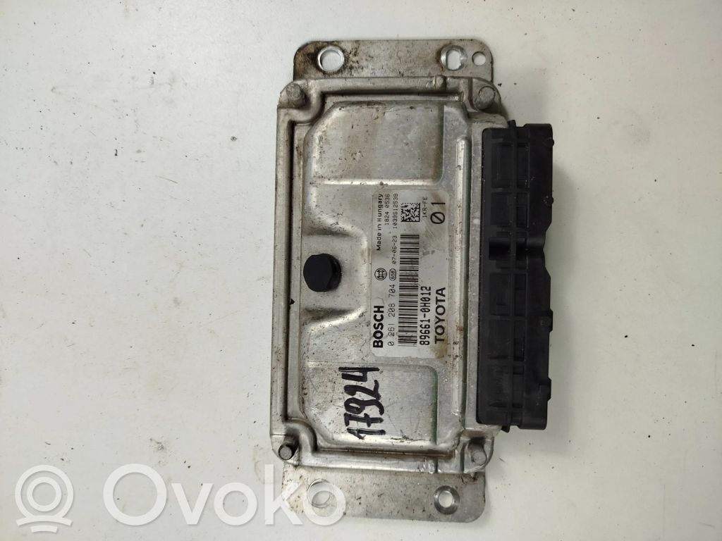 Toyota Avensis T270 Engine control unit/module 