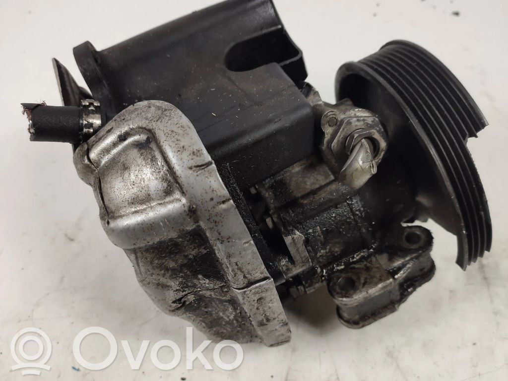 Mercedes-Benz C W204 Power steering pump 