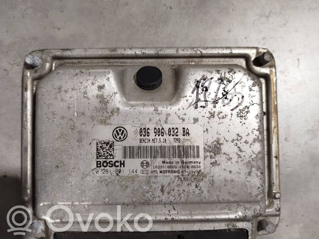 Volkswagen Golf V Engine control unit/module 