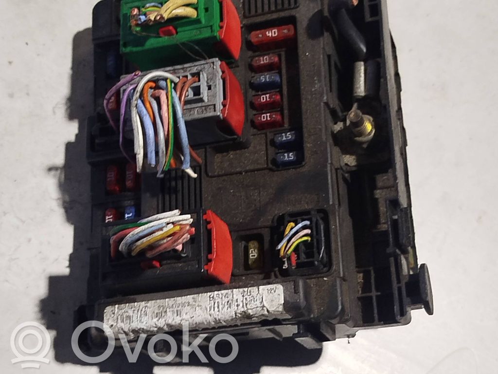 Peugeot 307 Saugiklių blokas 