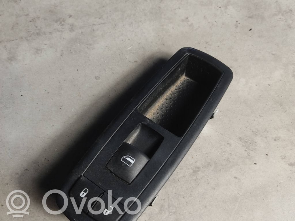 Chrysler Town & Country V Electric window control switch 