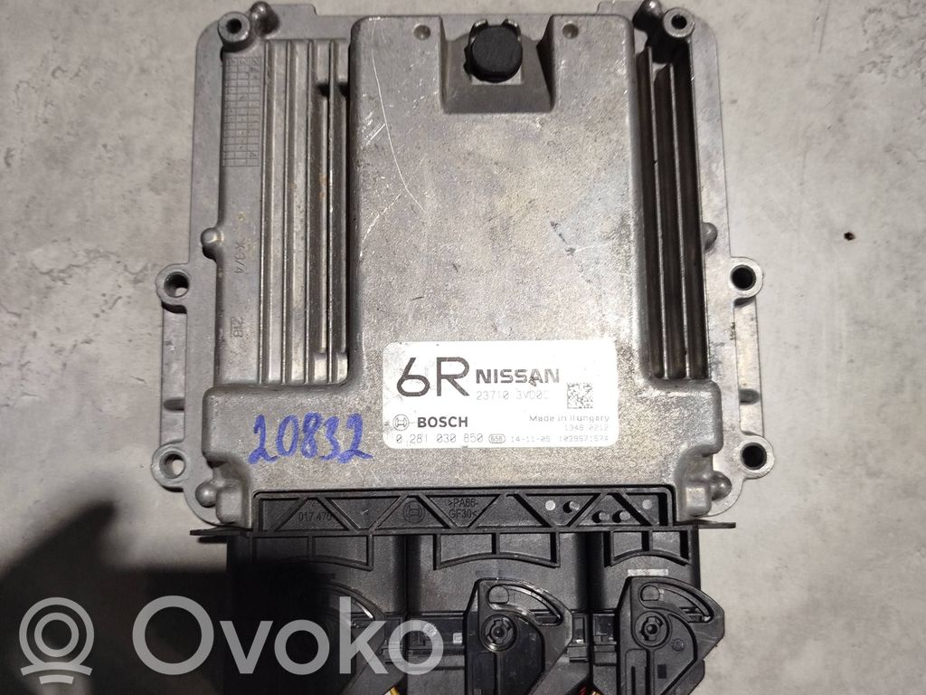 Nissan Note (E12) Engine control unit/module 
