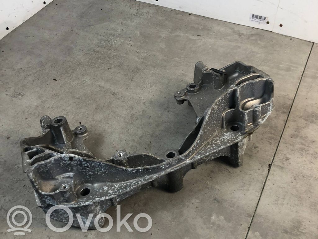 BMW i4 Engine mounting bracket 