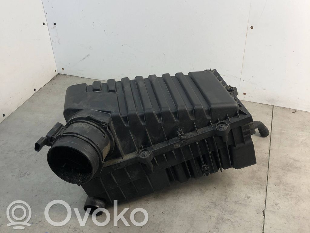 Volkswagen PASSAT B8 Obudowa filtra powietrza 