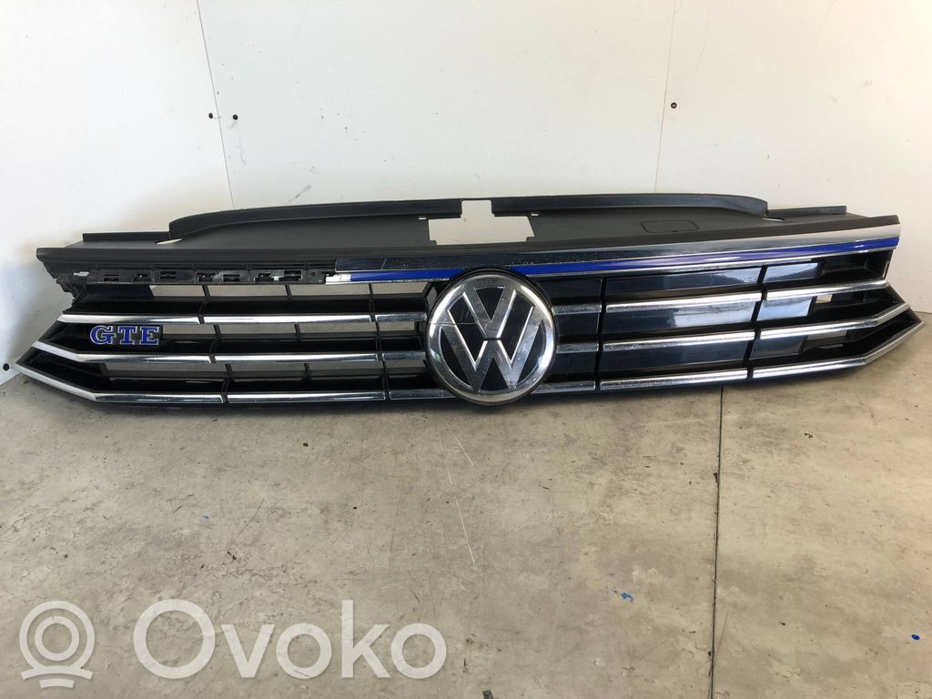 Volkswagen PASSAT B8 Maskownica / Grill / Atrapa górna chłodnicy 