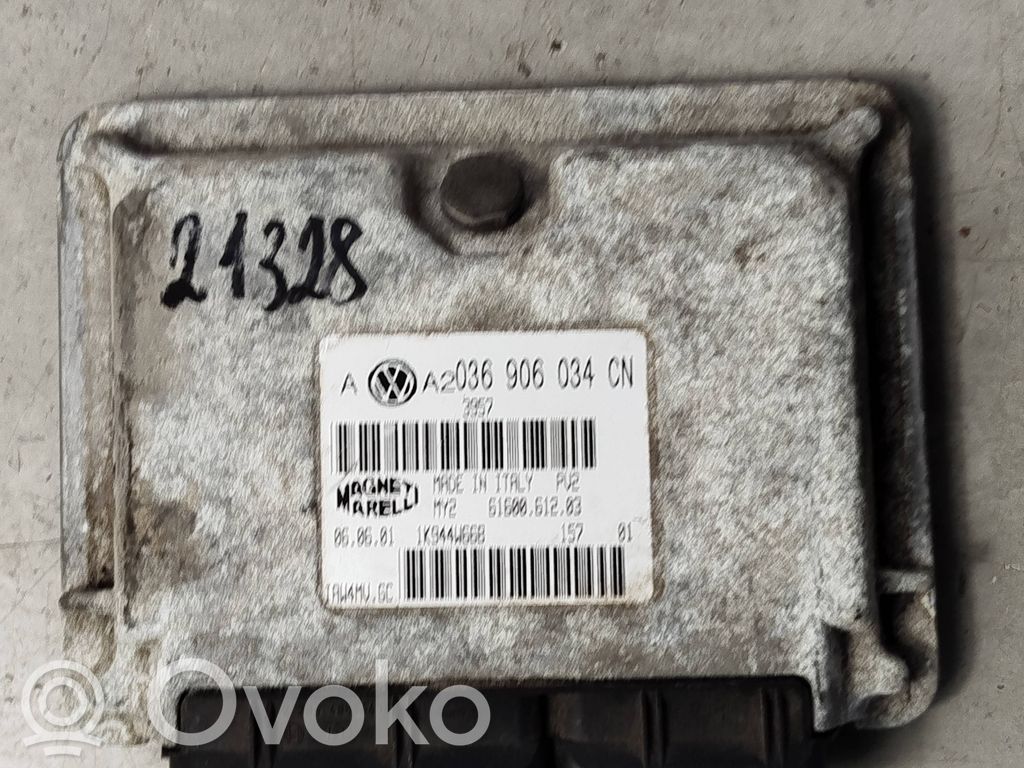 Volkswagen Golf V Engine control unit/module 