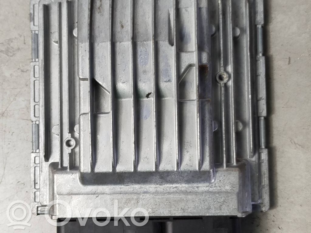 BMW 1 E81 E87 Engine control unit/module 