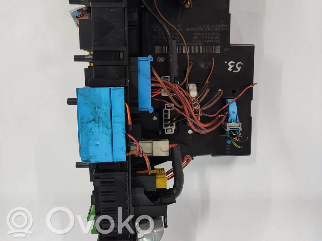 Mercedes-Benz E W212 Fuse module 