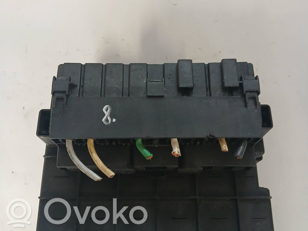 Peugeot 306 Fuse module 