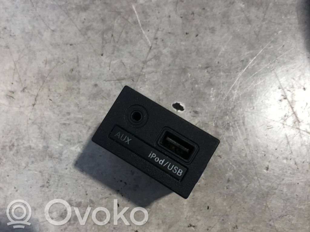 Hyundai i40 Enchufe conector USB 