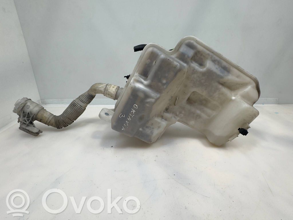 Skoda Octavia Mk2 (1Z) Windshield washer fluid reservoir/tank 