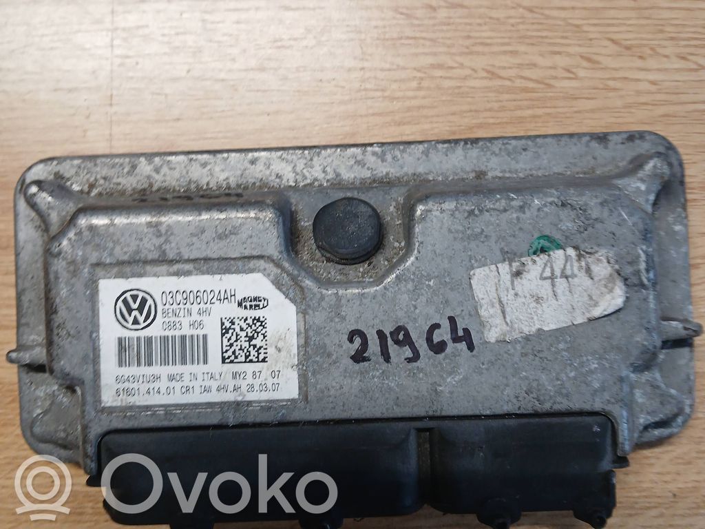Volkswagen Golf V Engine control unit/module 