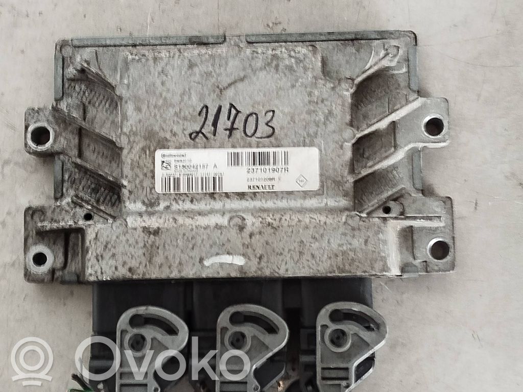 Renault Kangoo II Engine control unit/module 