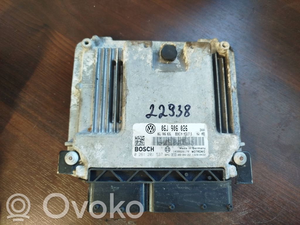 Volkswagen PASSAT CC Engine control unit/module 