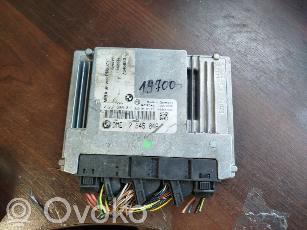 BMW 1 E81 E87 Engine control unit/module 