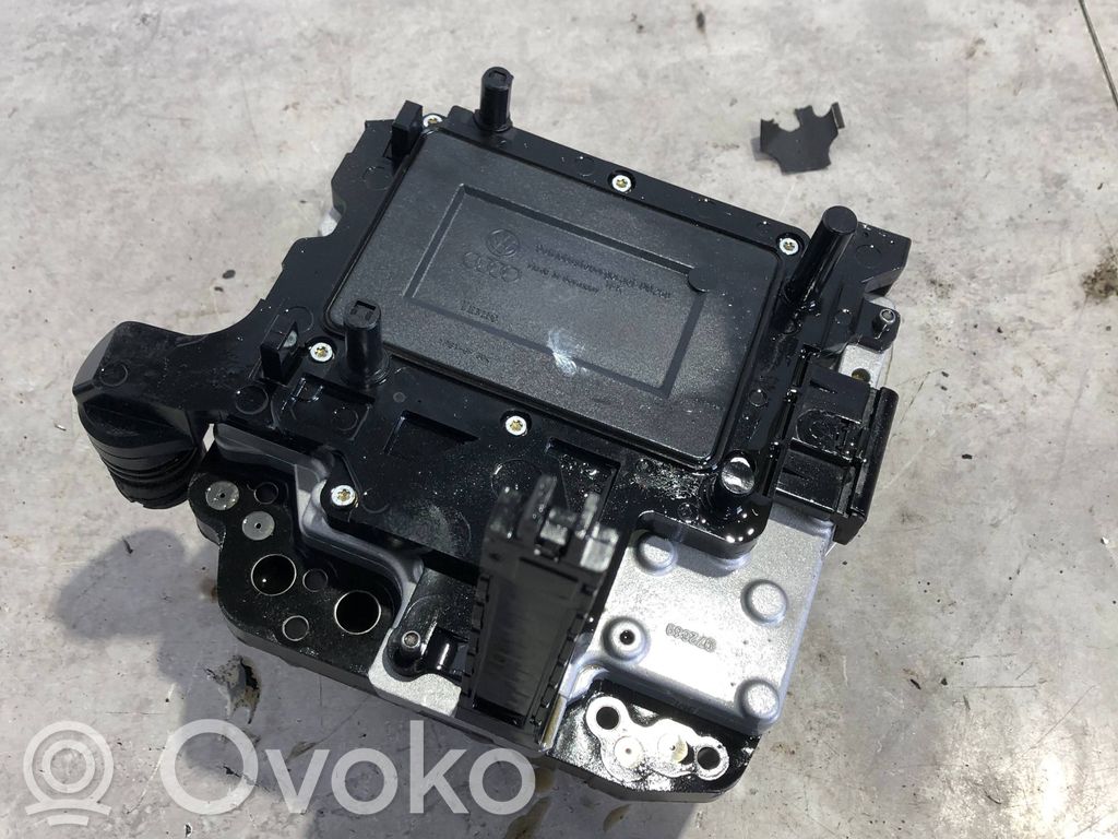 Volkswagen PASSAT B6 Transmission gearbox valve body 