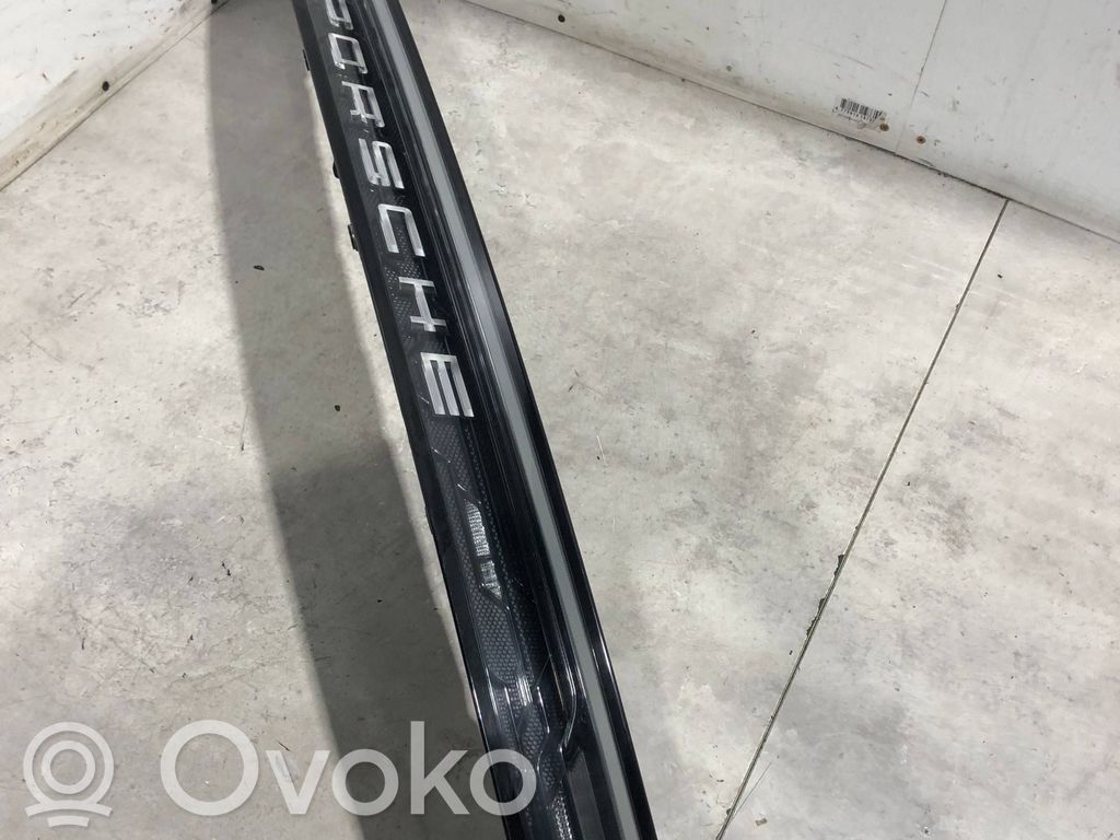 Porsche Taycan 9J1 Takavalot 
