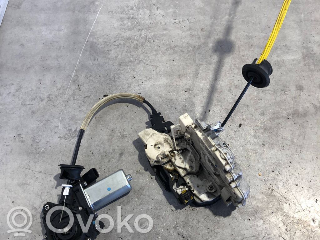 Motor de cierre de puerta trasera