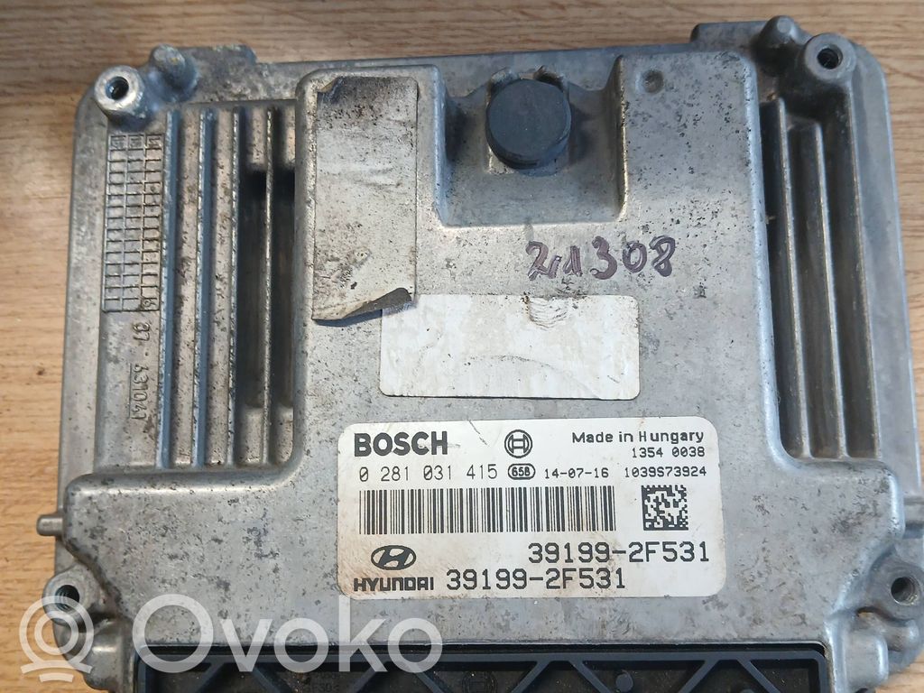 Hyundai ix35 Engine control unit/module 