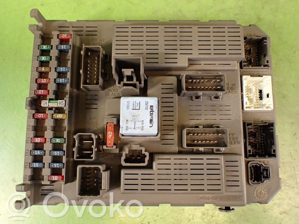 Citroen C5 Fuse module 