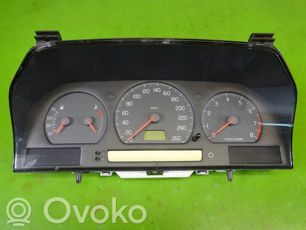 Volvo S70  V70  V70 XC Speedometer (instrument cluster) 