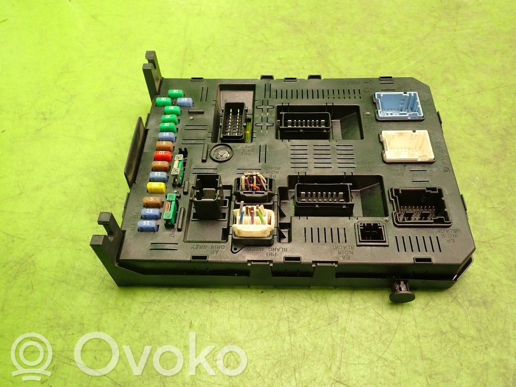 Peugeot 307 Module de fusibles 