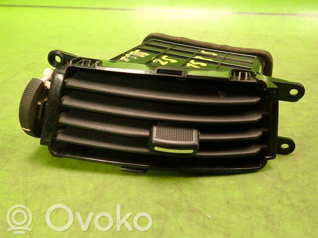 Hyundai i30 Grilă ventilație/ramă laterală bord 