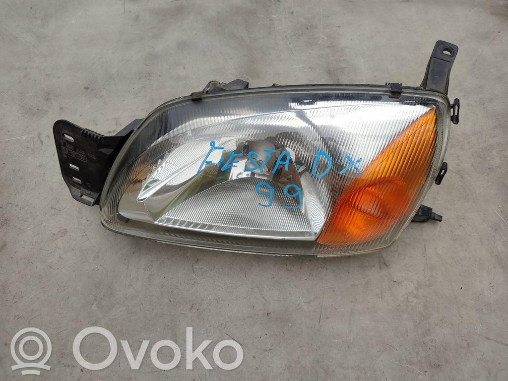 Ford Fiesta Headlight/headlamp 