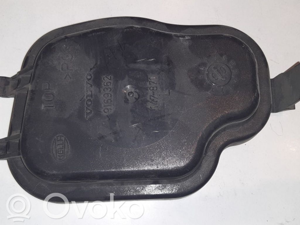 Volvo V70 Headlight/headlamp dust cover 