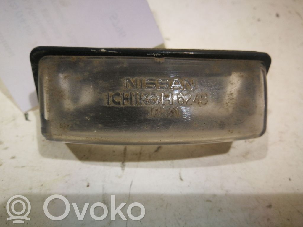 Nissan Note (E12) Lampa oświetlenia tylnej tablicy rejestracyjnej 