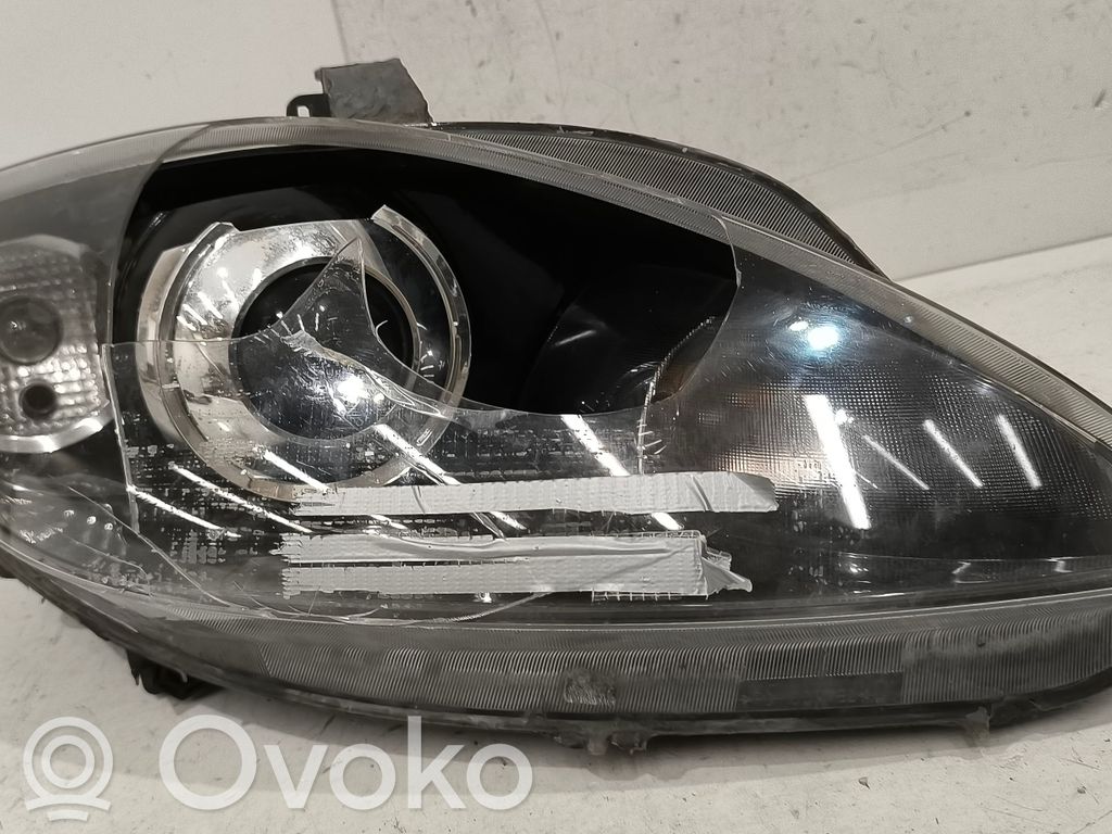 Seat Leon (1P) Phare frontale 
