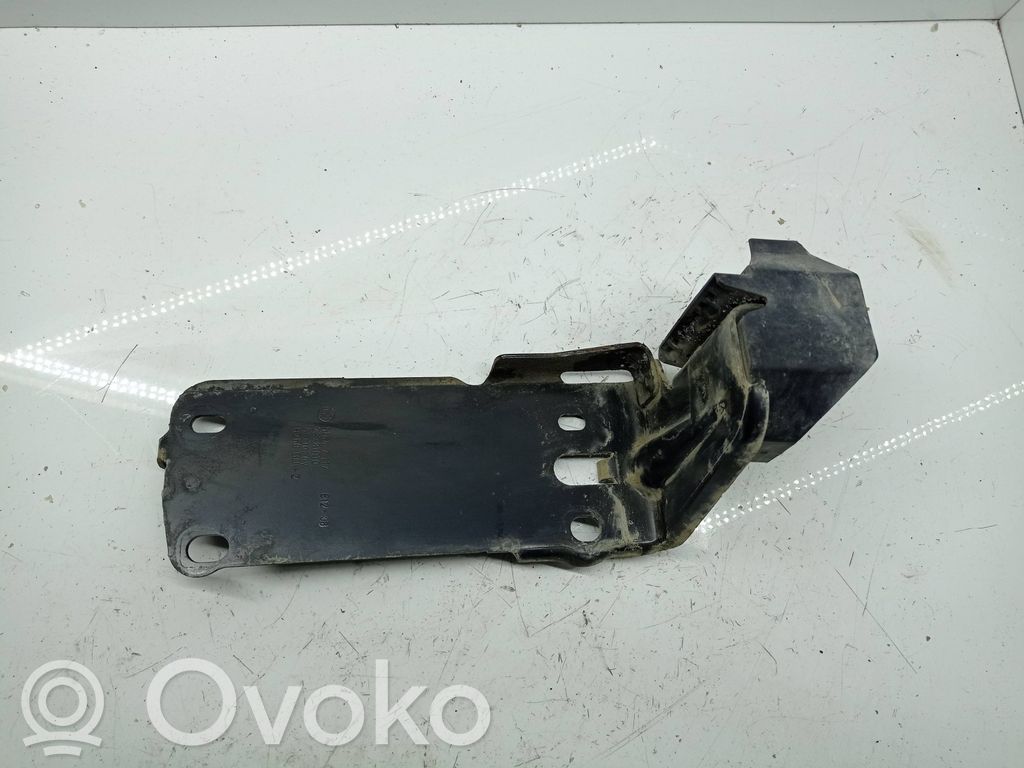 Radiator support slam panel bracket   51647117
