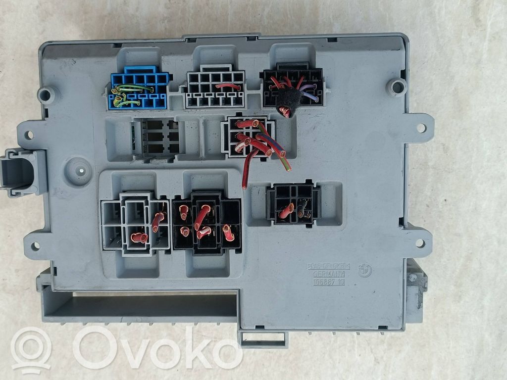 BMW 1 E81 E87 Module de fusibles 
