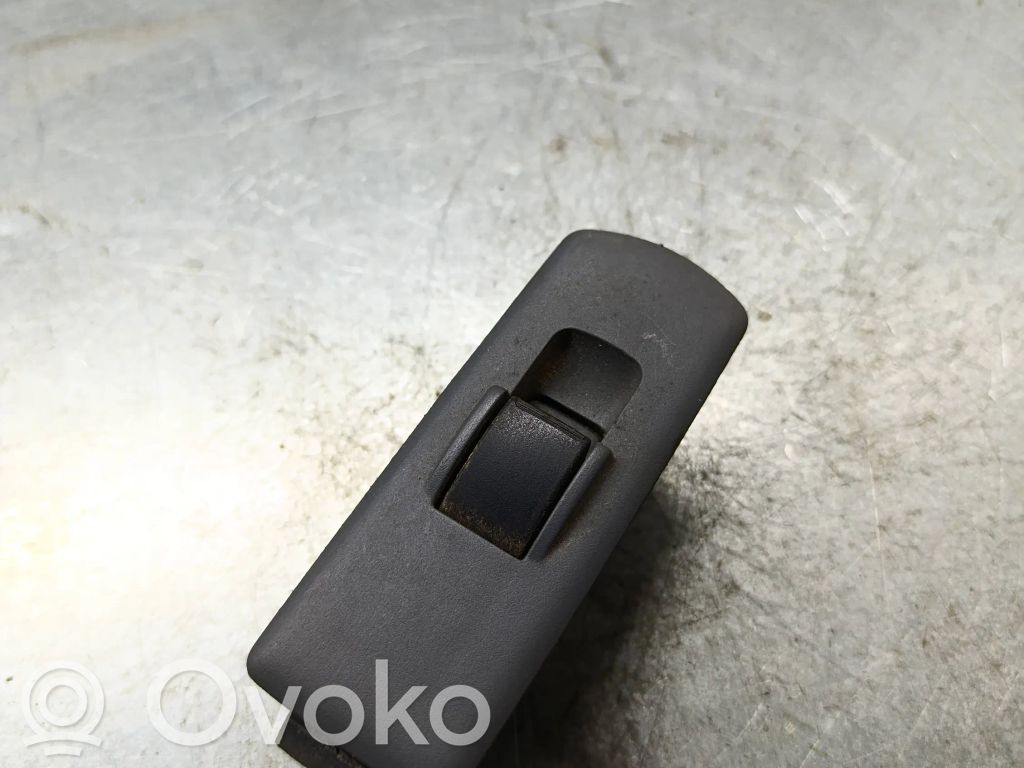 Mitsubishi Colt Electric window control switch 