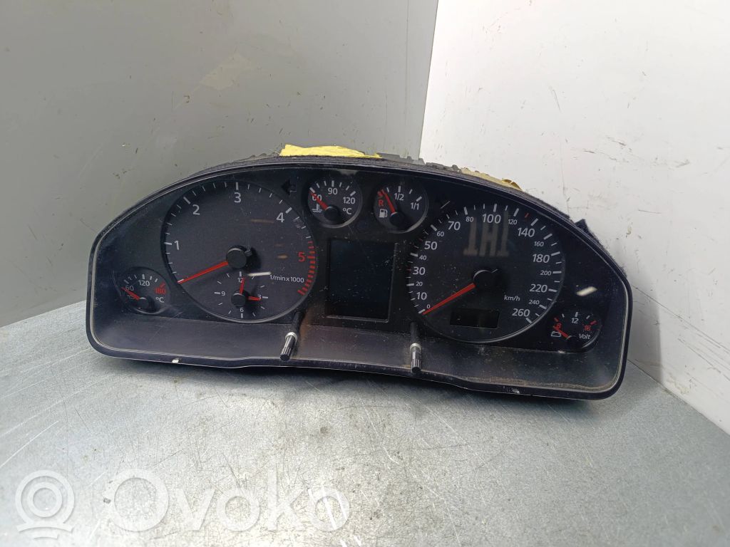 Audi A6 S6 C5 4B Speedometer (instrument cluster) 
