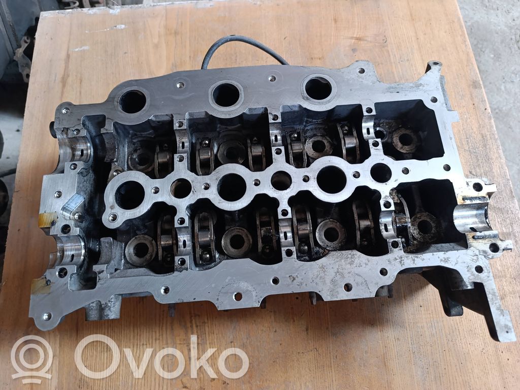 Peugeot 607 Engine head 