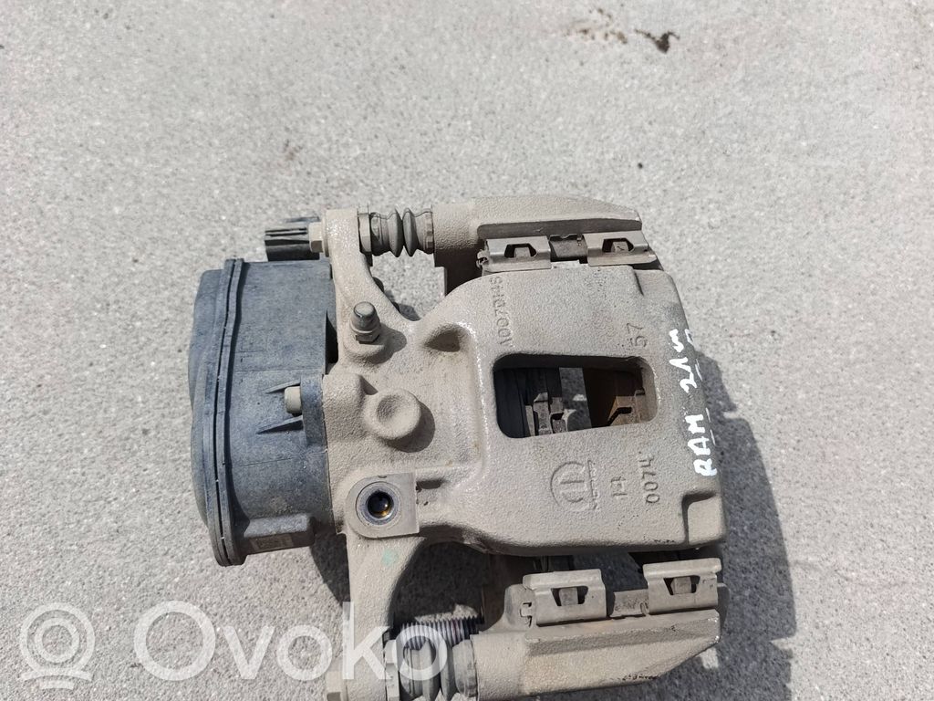 Dodge RAM Задний суппорт 