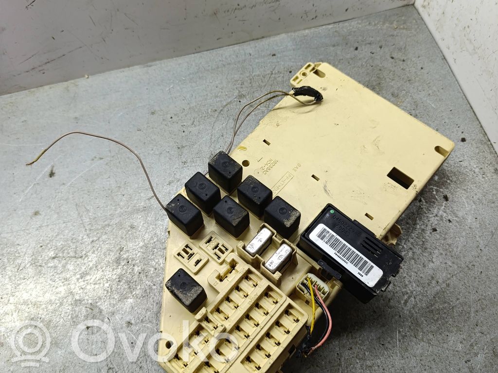 Módulo de fusible   04759739AA