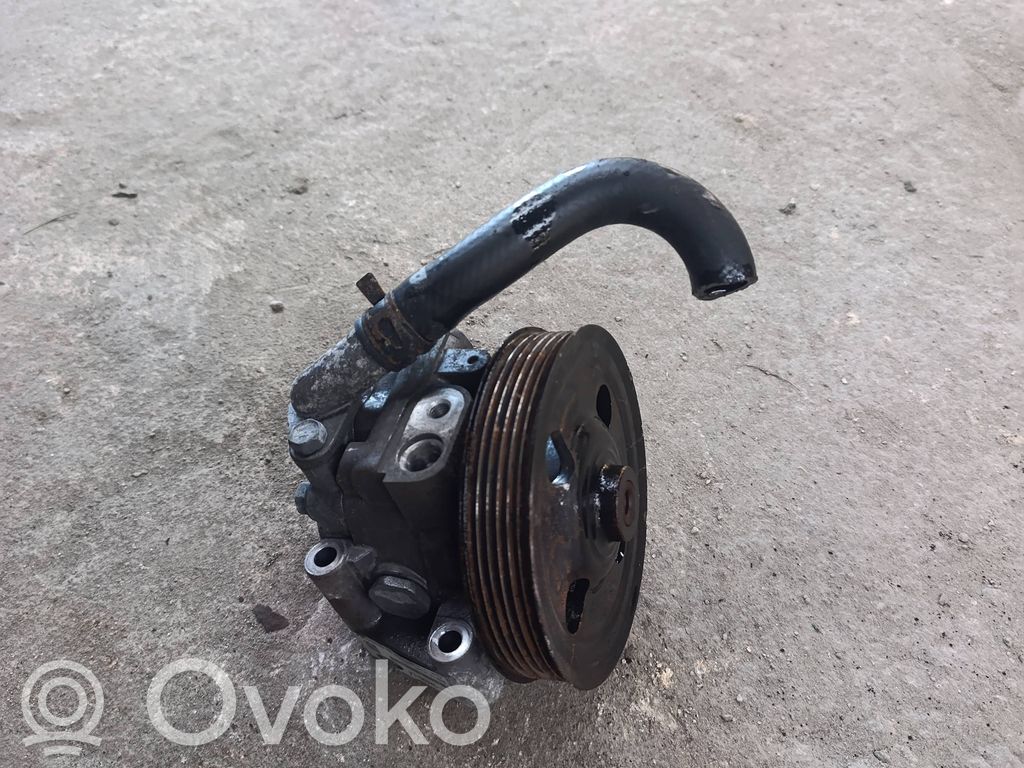Ohjaustehostimen pumppu   9G913A696EA